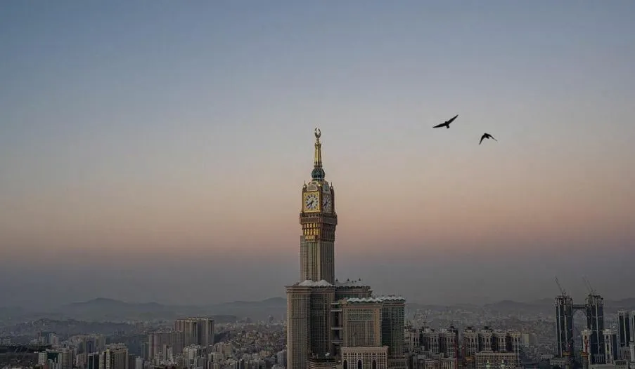 How Early Booking Saves Money on Ramadan Umrah